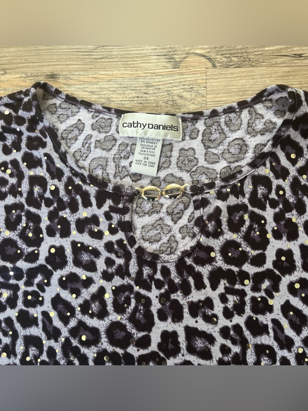 New Cathy Daniels 3X Leopard Print Sequin Blouse Keyhole Accent 3/4 Sleeve Top - Picture 4 of 11